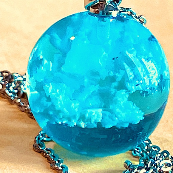 CLOUD charm necklace silver tone Lucite - Picture 4 of 6